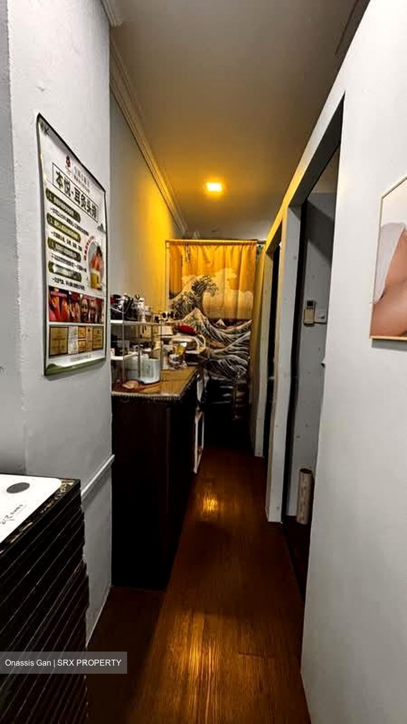 Gombak Place (D23), Shop House #605899011